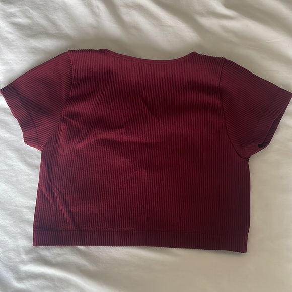 Garage burgundy cropped tee - Picture 2 of 3